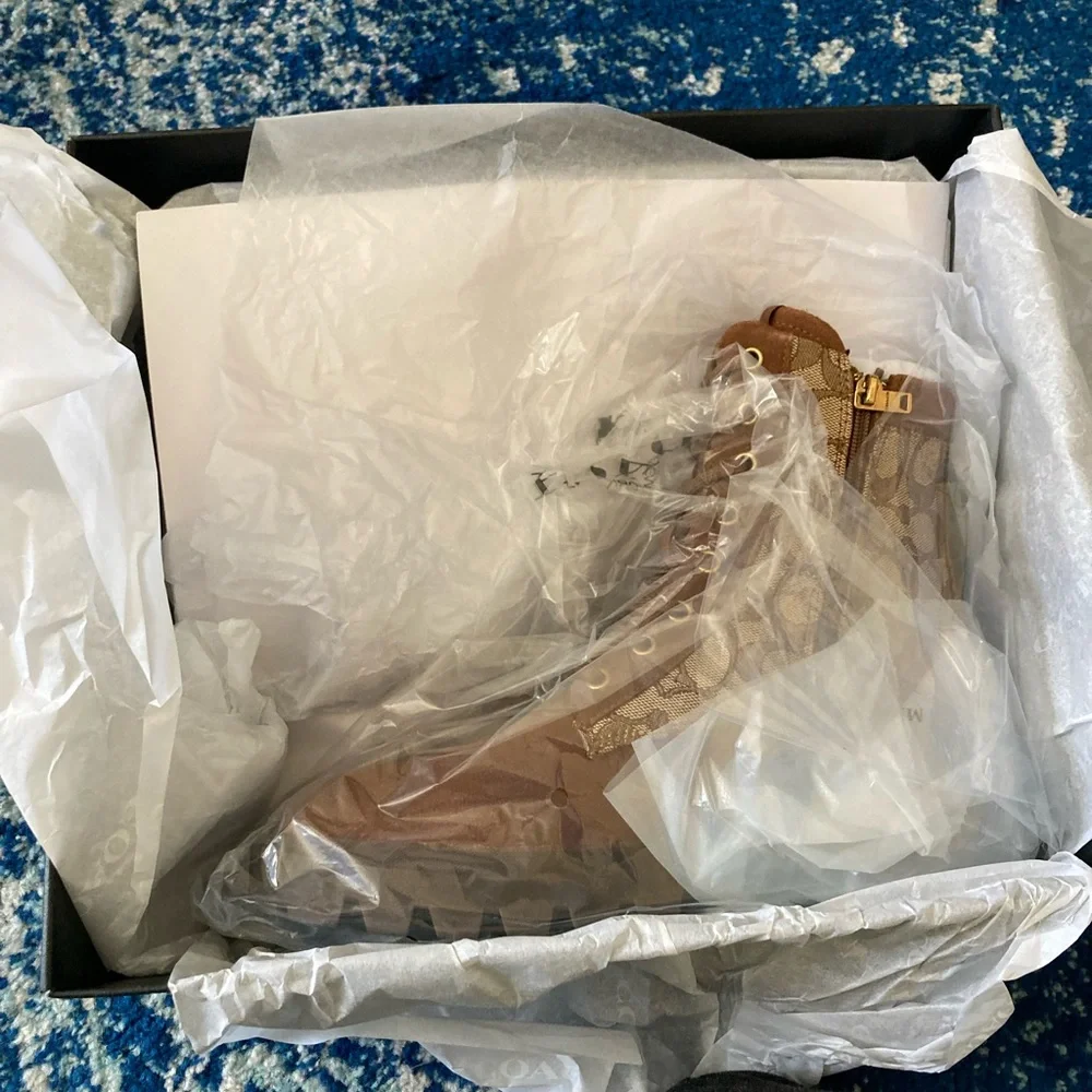 NWT COACH KHAKI SIGNATURE JACQUARD CITYSOLE BOOT